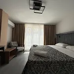 Hotel D'premium
