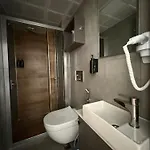 Hotel D'premium *